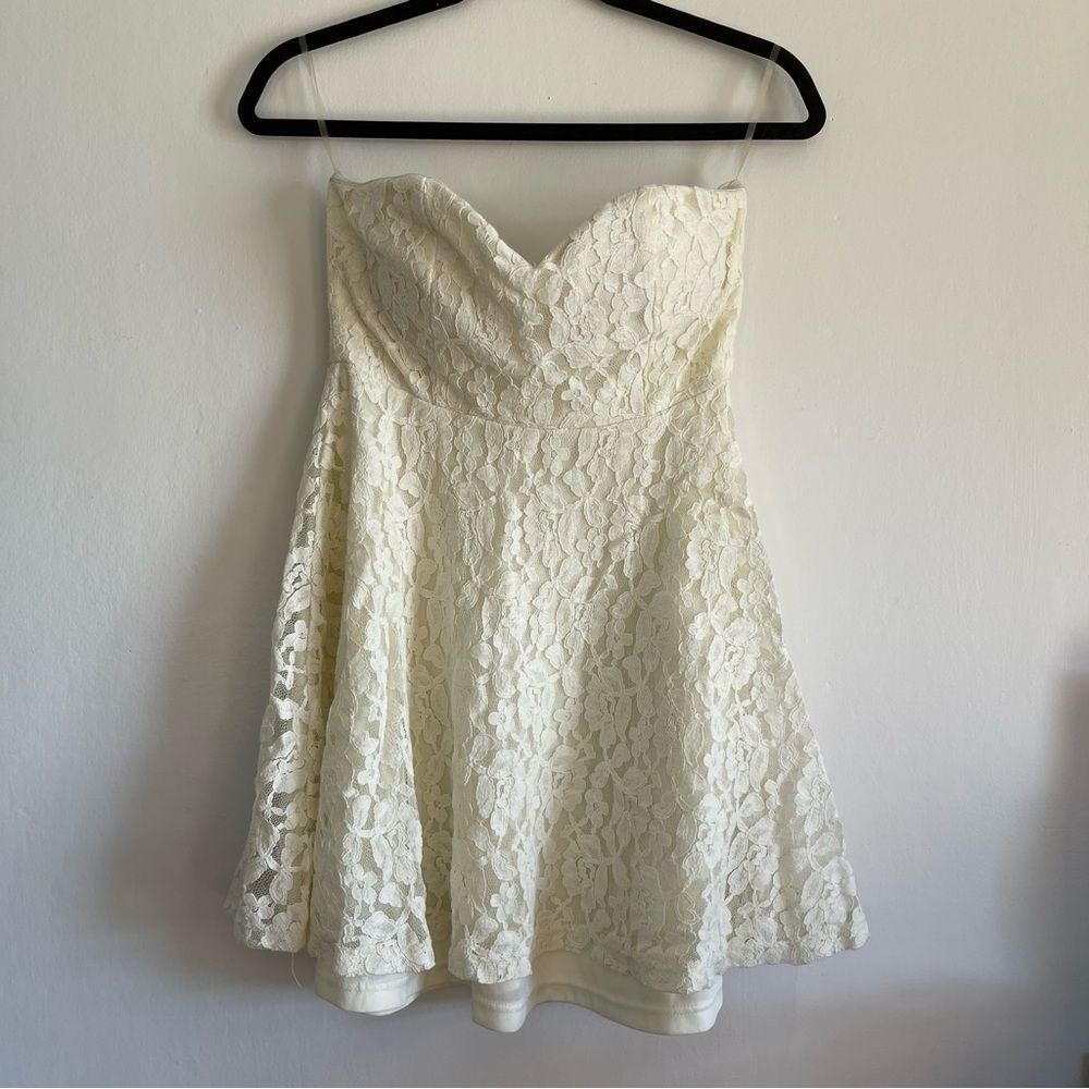 Red Clover White Lace Strapless Short Mini Skater Dress